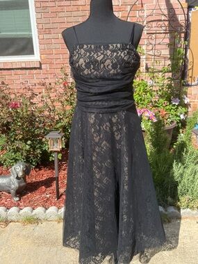 Elegant Black Lace Spaghetti Strap A-Line Dress